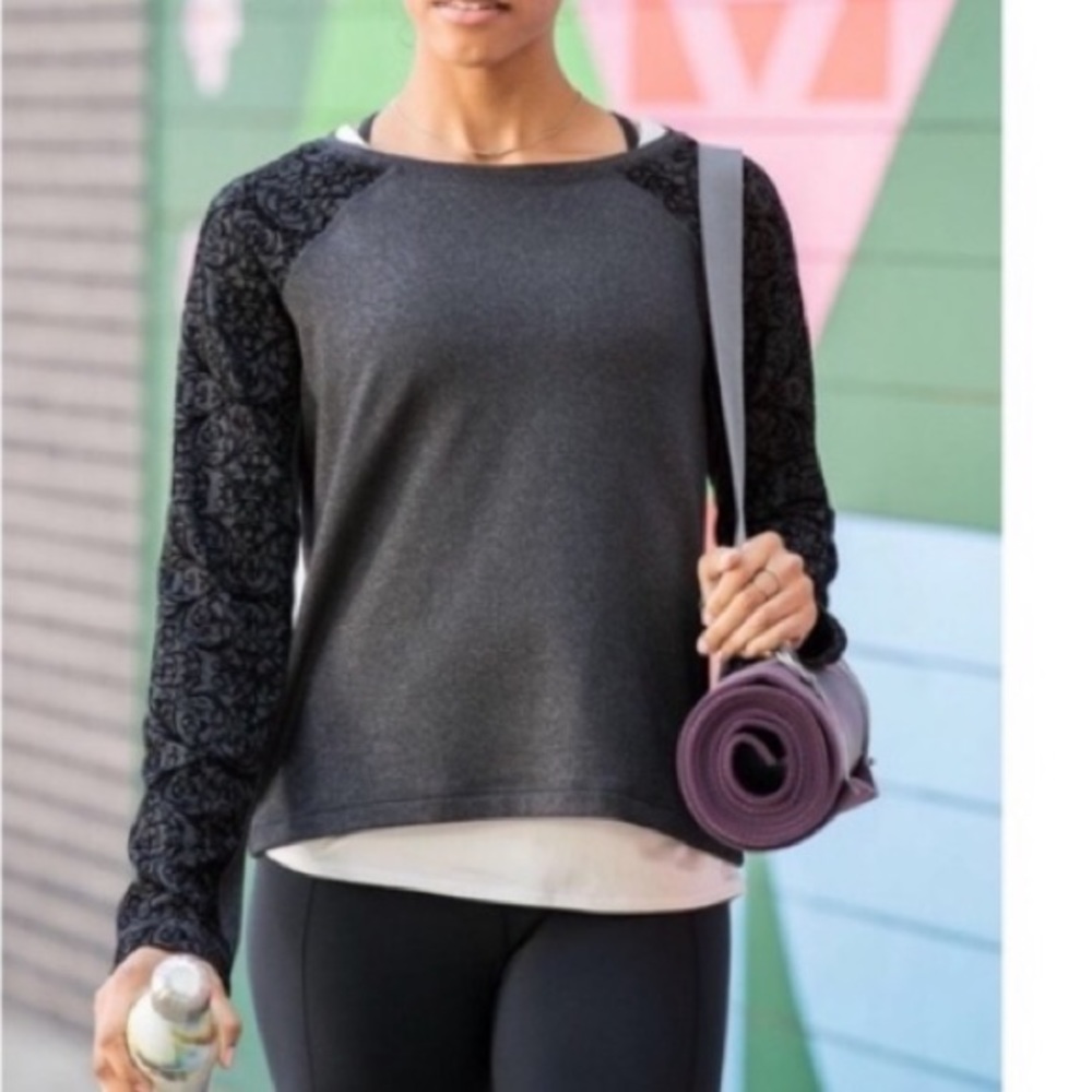 CALIA by Carrie Underwood | Limited Edition Onyx Velvet Pieced Top size Medium